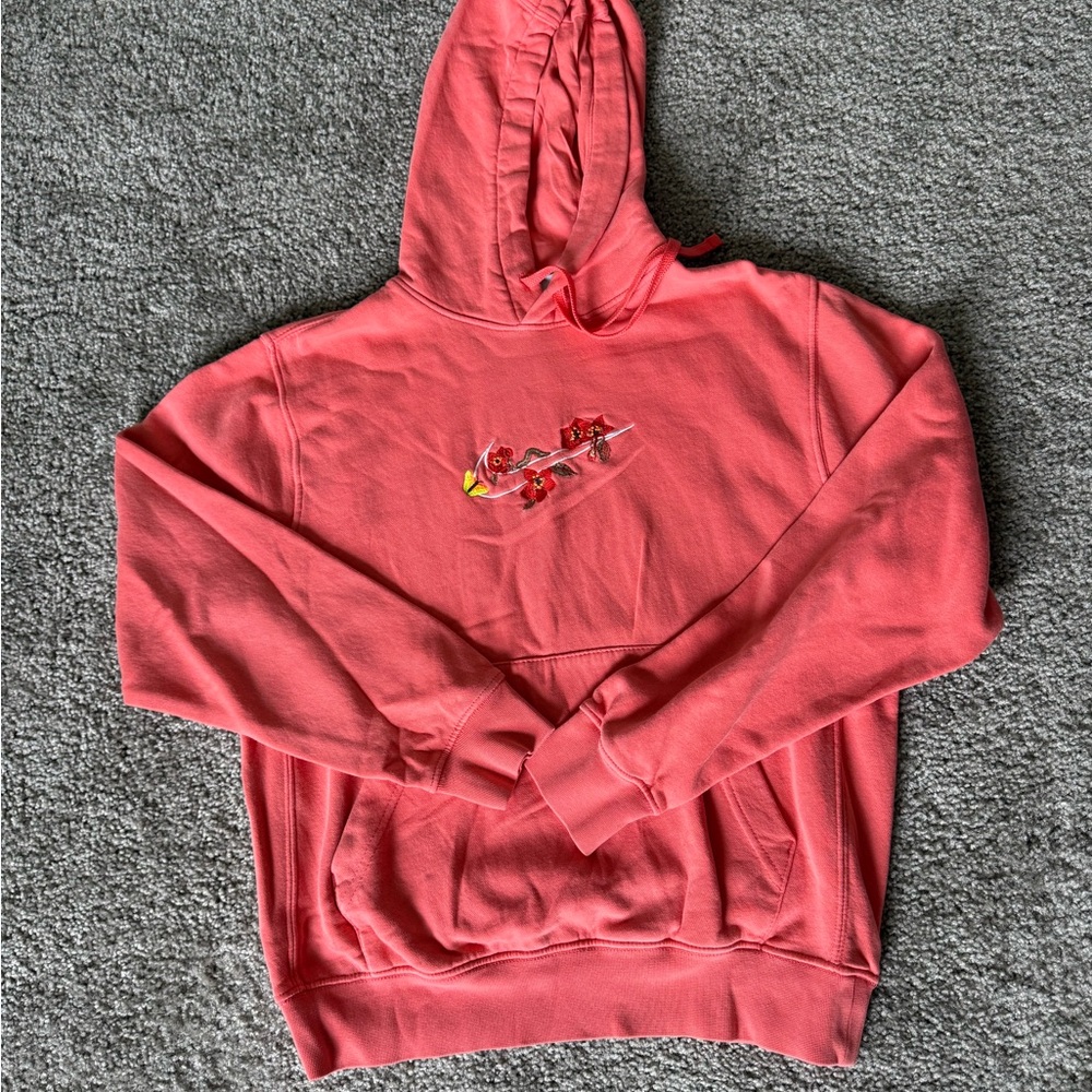 Nike Men’s Club Logo Twist Fleece Pullover Hoodie in Magic Ember - Small EUC